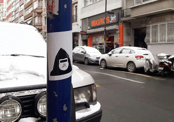 Ateşyan afişlerine polis müdahalesi